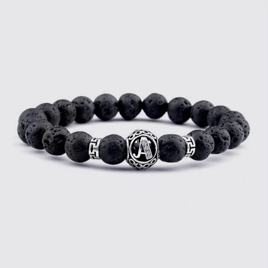 Bracelet avec initiale personnalisée en pierre de lave
